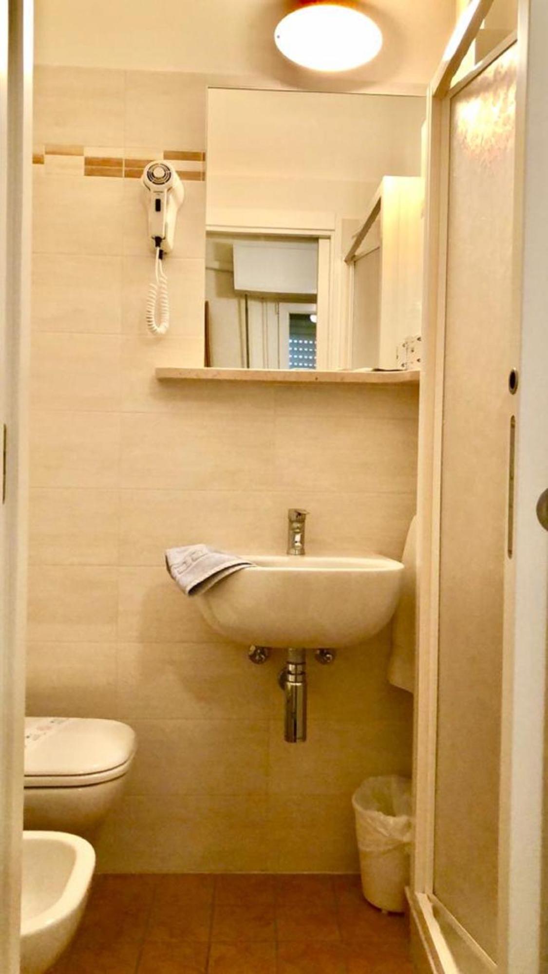 Hotel Alessi** Ріміні Екстер'єр фото