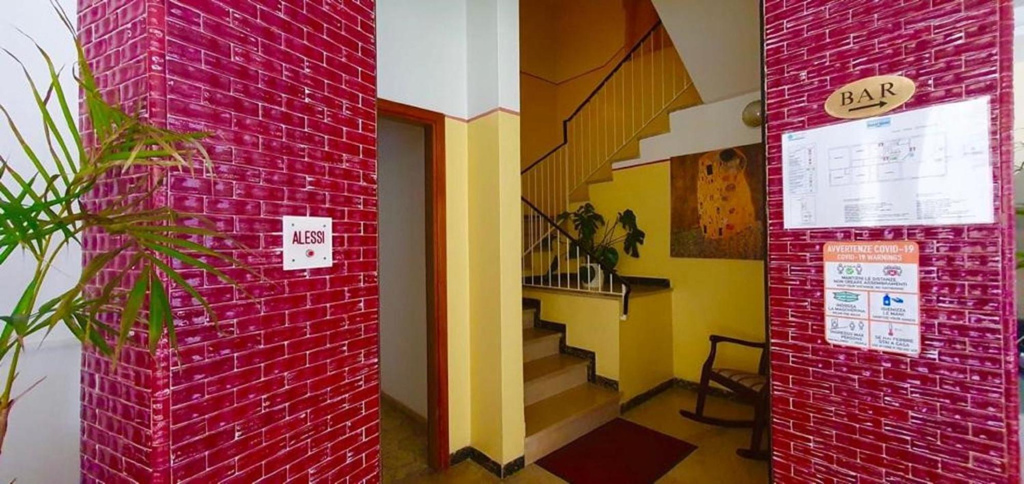 Hotel Alessi** Ріміні Екстер'єр фото