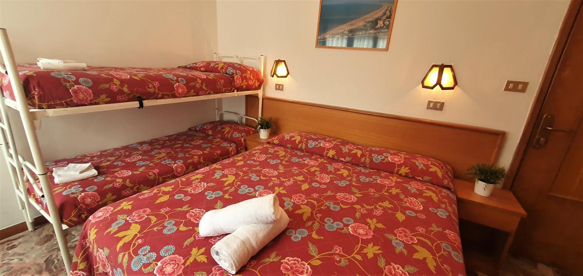 Hotel Alessi** Ріміні Екстер'єр фото